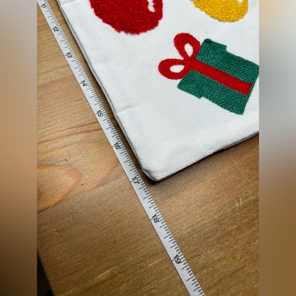 Festive Holiday Pillow Cases. Pillows not included. 1 set (2pcs). - Picture 8 of 10
